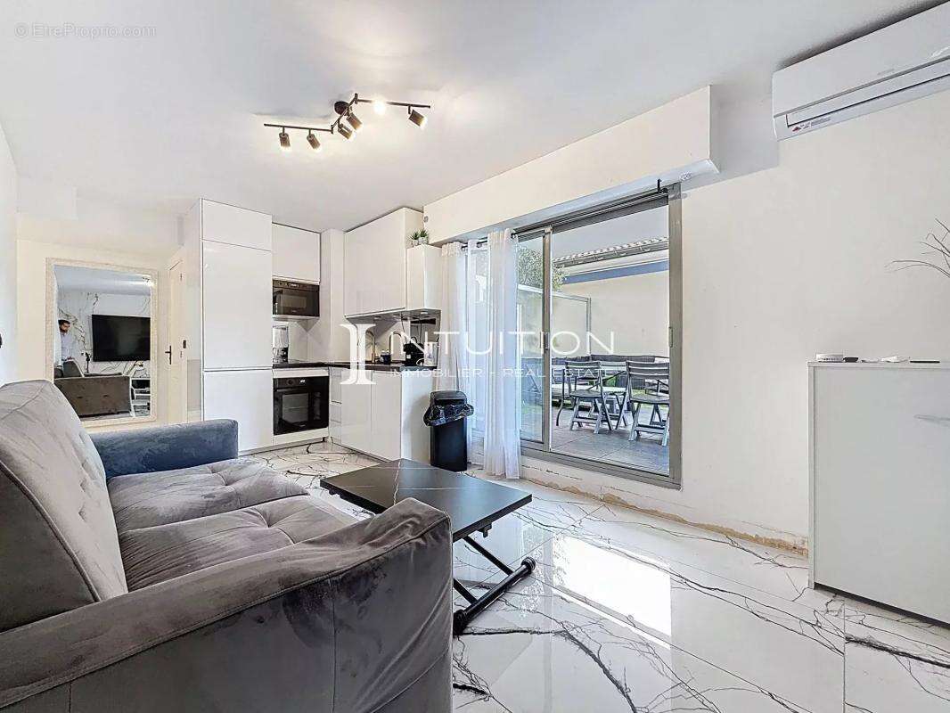Cannes - Centre : 2 pièces avec imposante terrasse et parking - photo 6