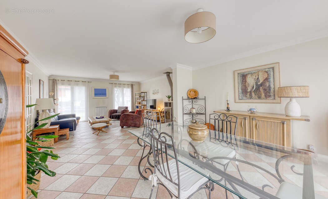 Maison à OZOIR-LA-FERRIERE