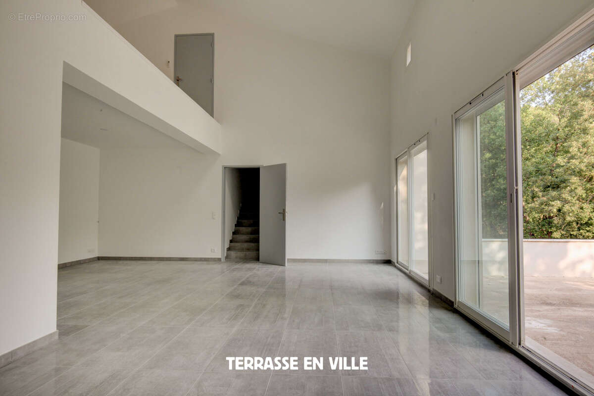 Maison à MEYRARGUES