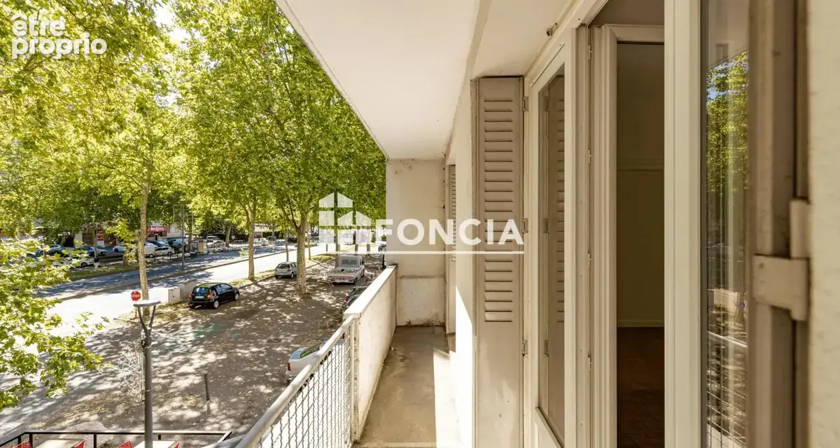 T4 traversant – 66 m² – Ascenseur, cave et parking - photo 10