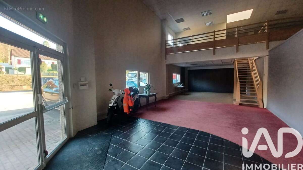 Photo 3 - Commerce à MENNEVILLE