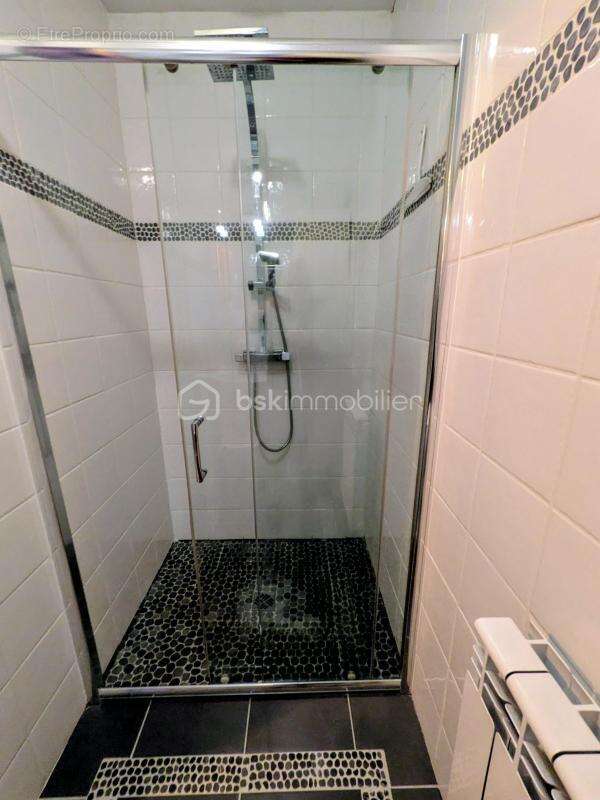 Maison à CHARMES-SUR-RHONE