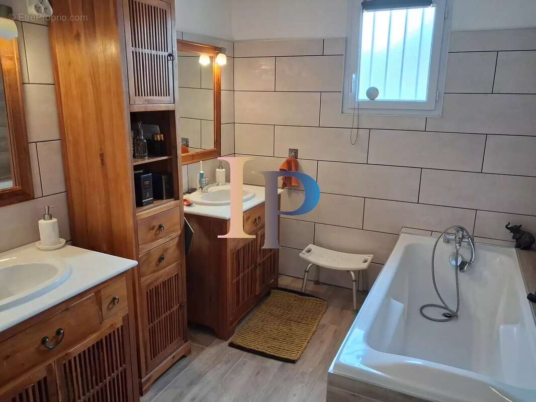 Maison à SAINT-NIZIER-SOUS-CHARLIEU