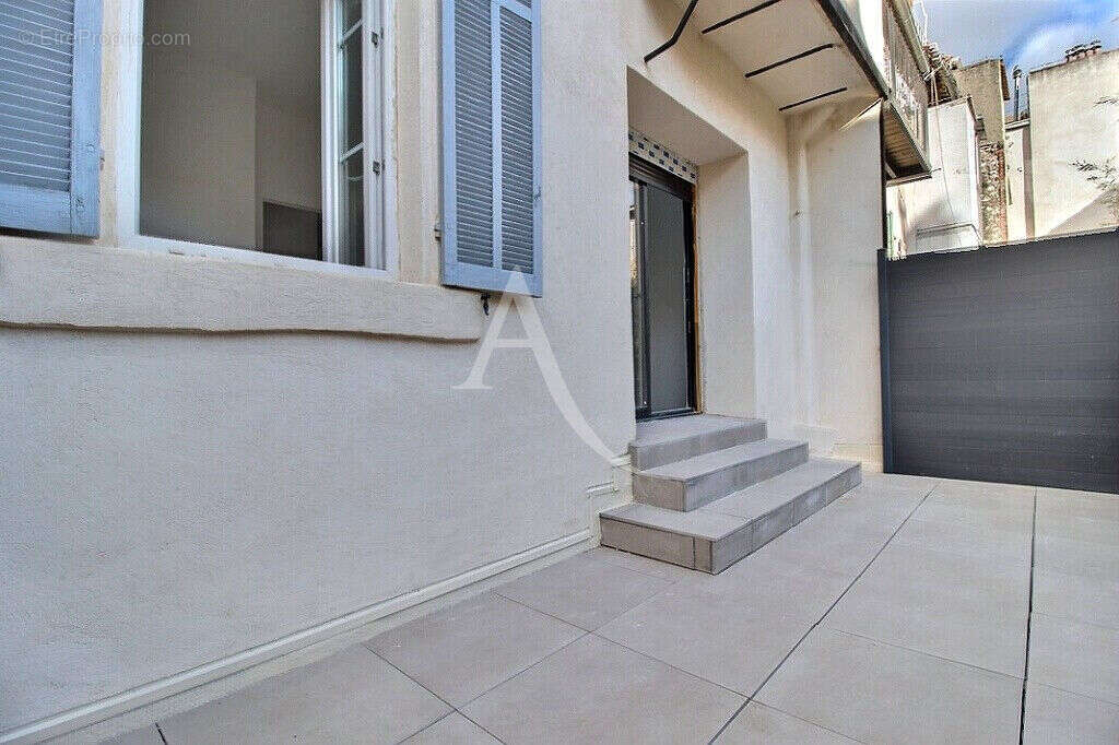 Appartement à MARSEILLE-6E
