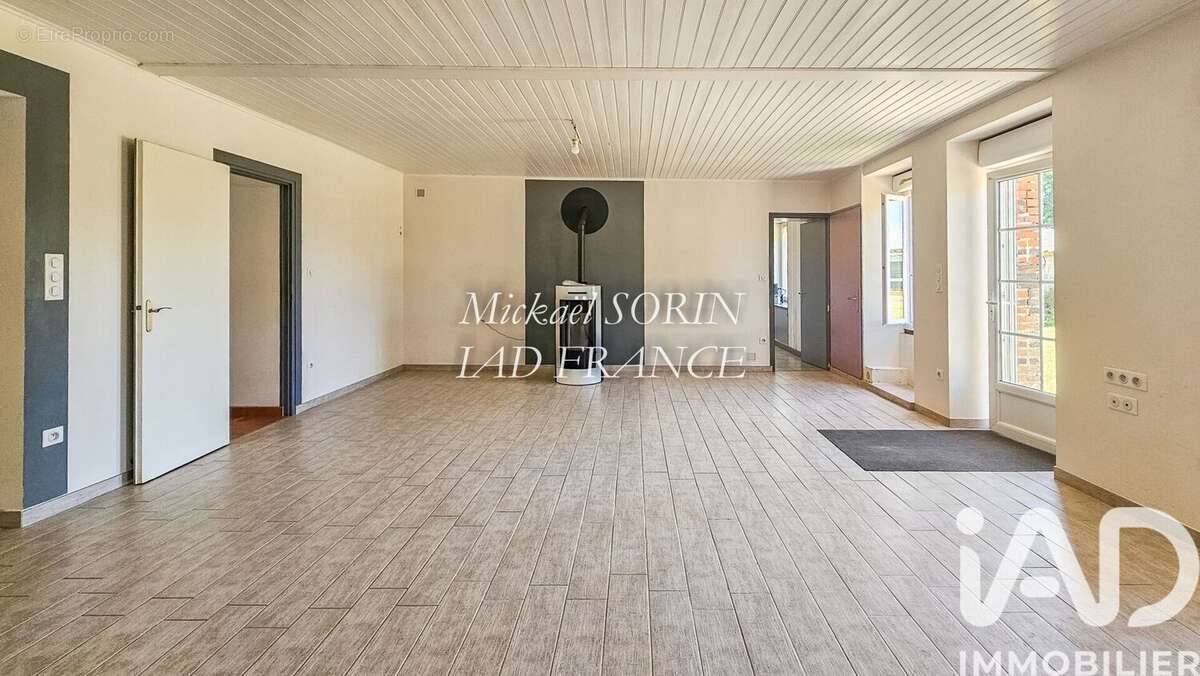 Photo 6 - Maison à LA CHAIZE-LE-VICOMTE