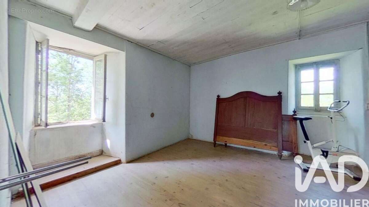 Maison 102 m² à Ally  - photo 5