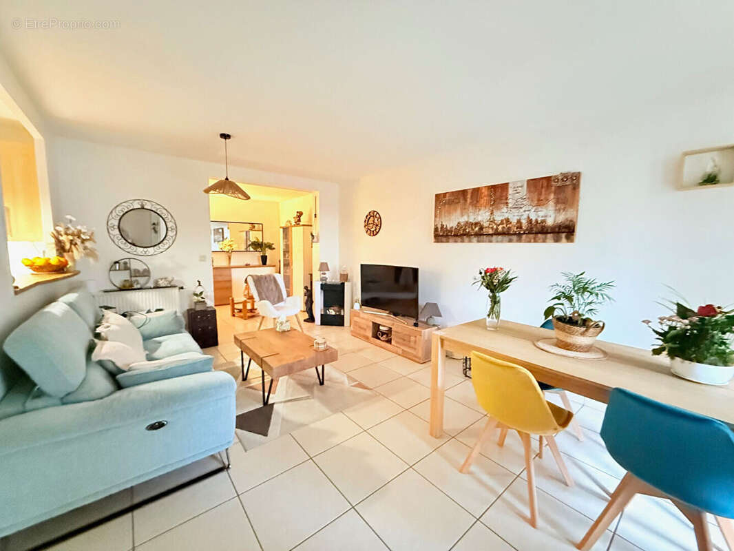 Appartement à SAVIGNY-LE-TEMPLE