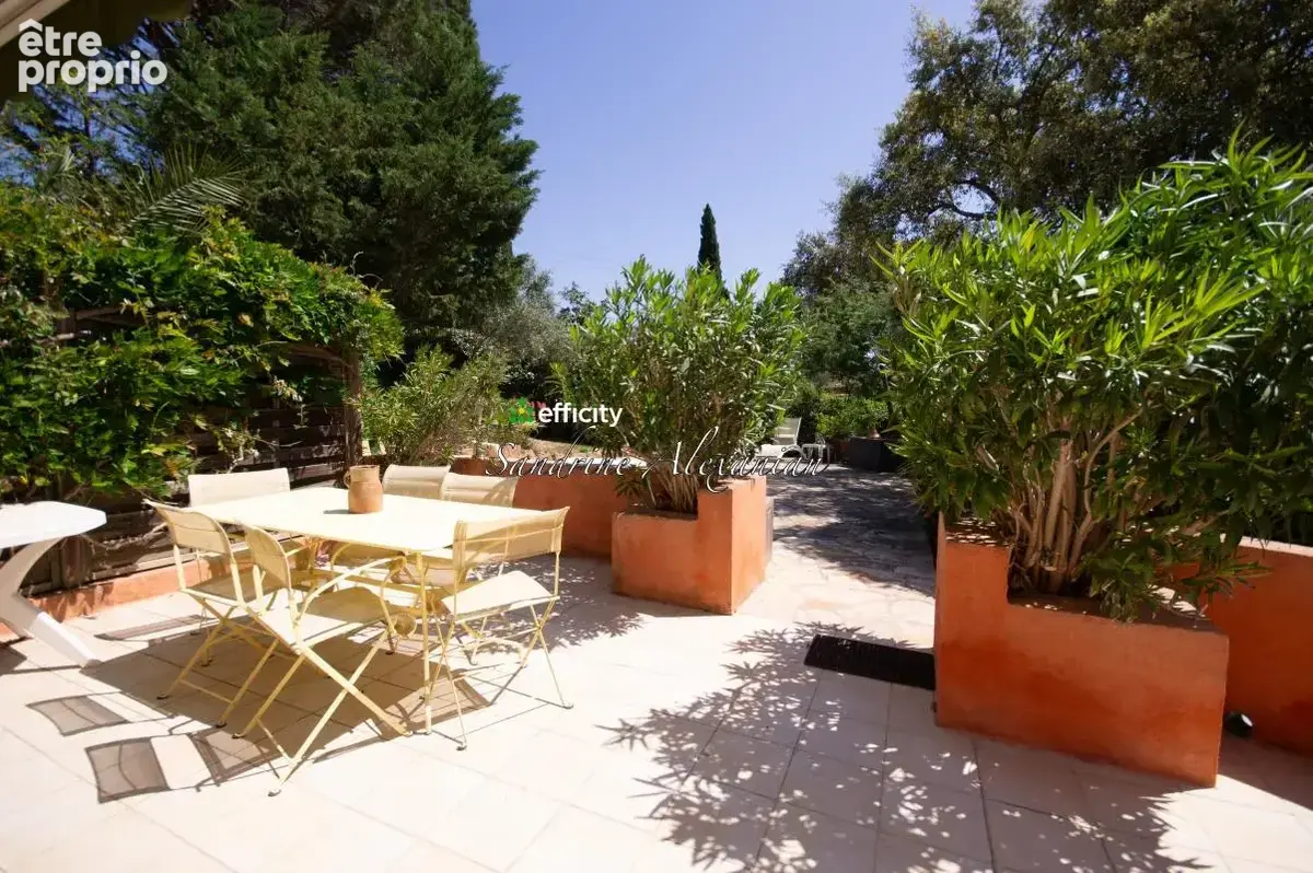 Maison 100 m² à Vidauban  - photo 2
