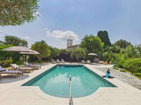 Maison à ROQUEFORT-LES-PINS