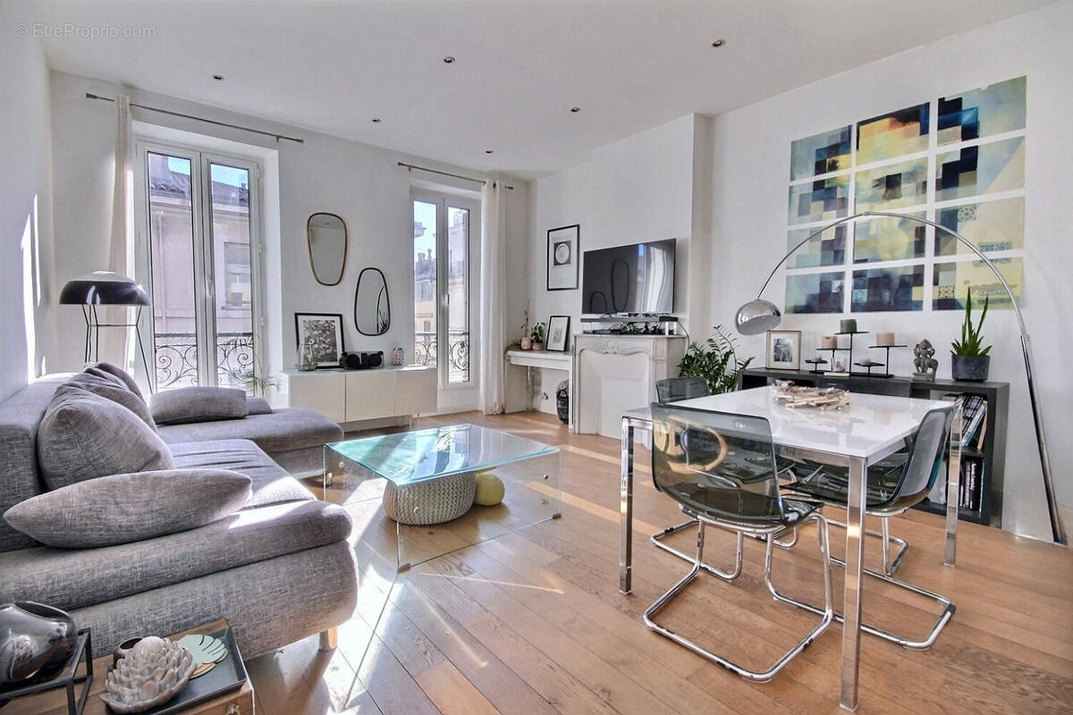 Appartement à MARSEILLE-6E