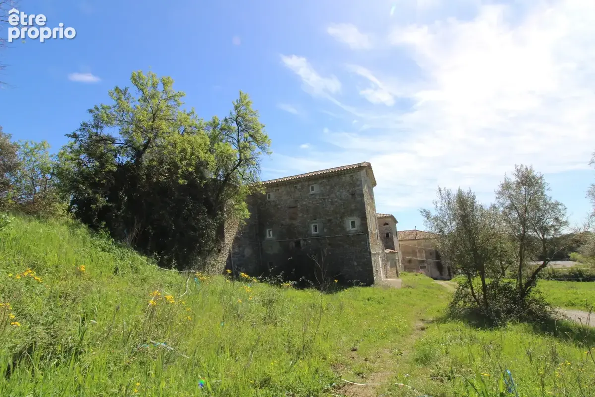 Mas de 2500 m2 sur 26 hectares. - photo 21