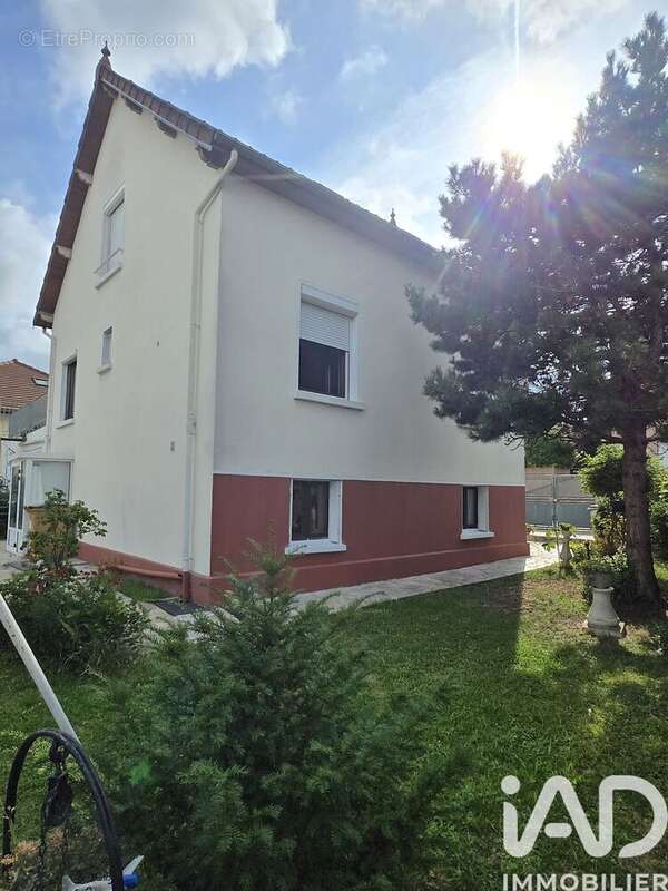 Photo 2 - Maison à LIVRY-GARGAN