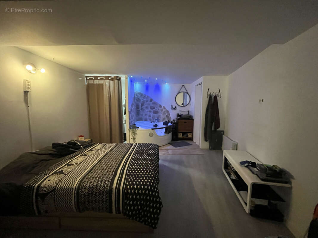 Maison à LA VALETTE-DU-VAR