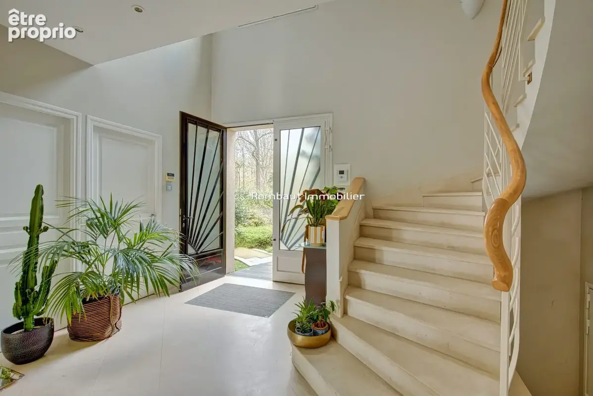 Maison 8 pièces 320 m² à vendre à La Celle-Saint-Cloud (78170) - photo 2