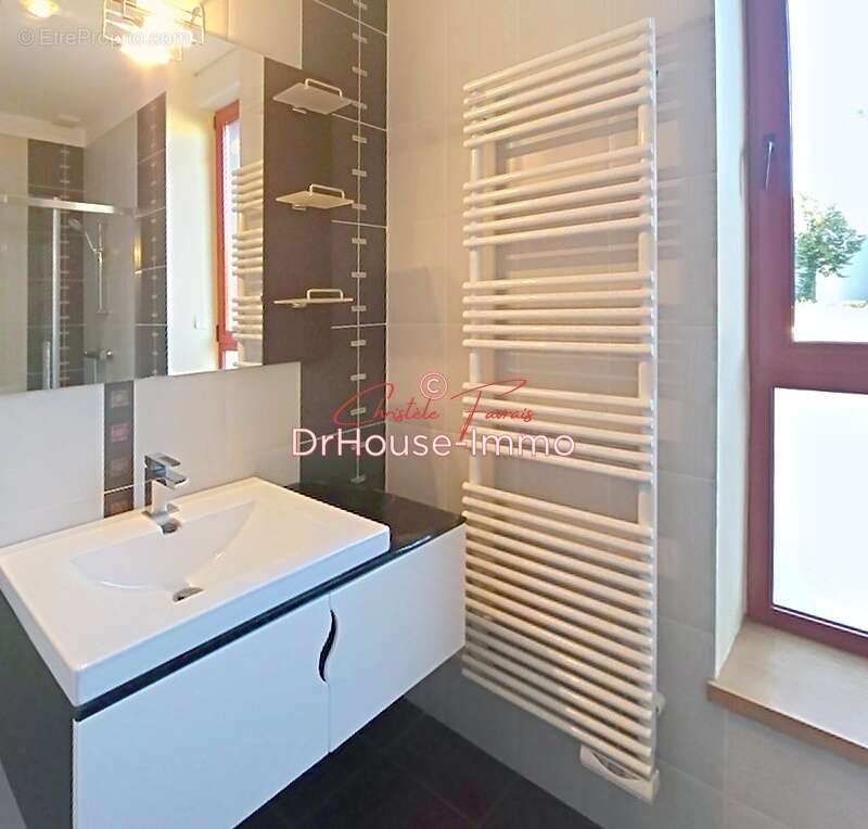 Maison à LOUVIGNE-DU-DESERT