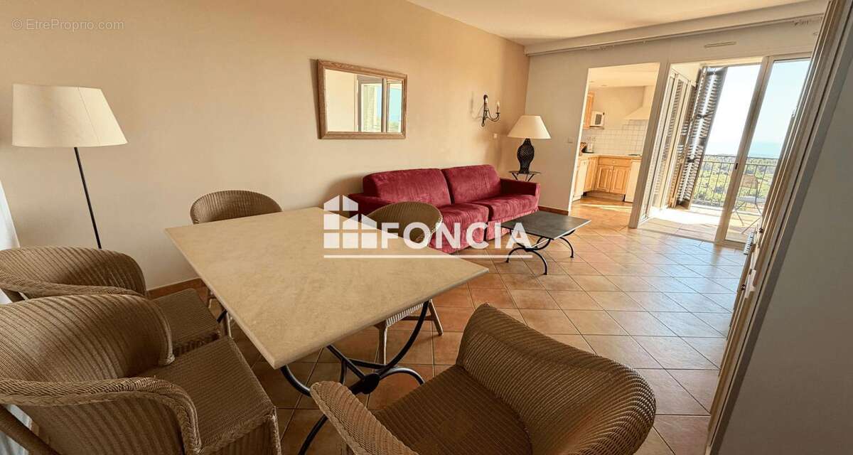 Appartement à SAINT-CYR-SUR-MER