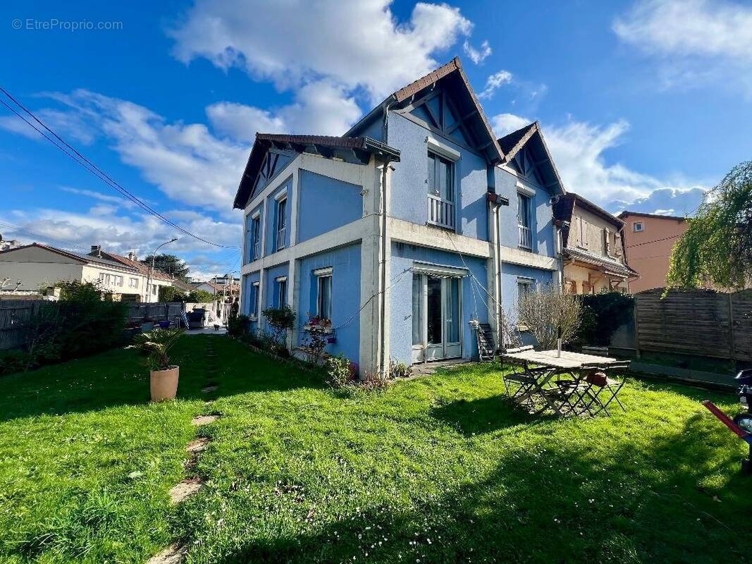 Maison à LE BLANC-MESNIL