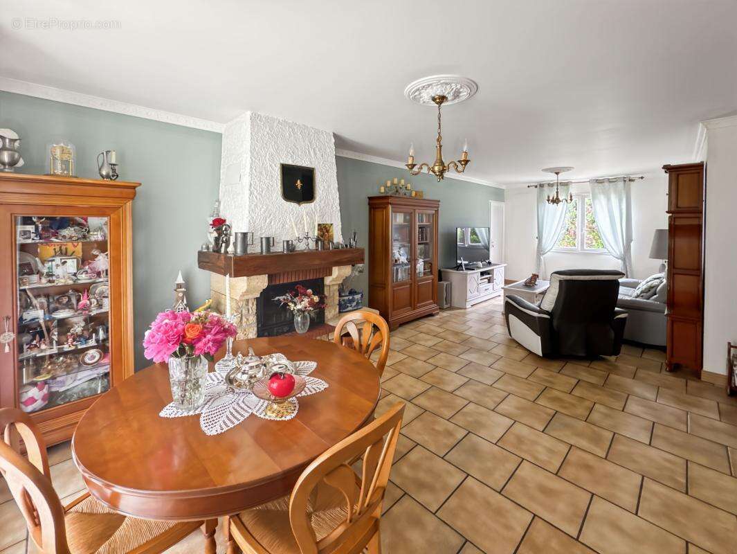 Maison à MONTREM