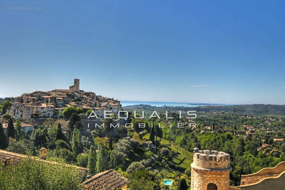 Appartement à LA COLLE-SUR-LOUP