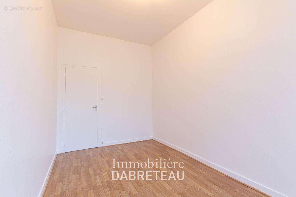 Villeurbanne - Métro Flachet - T3 de 69m2 avec jardin - photo 11