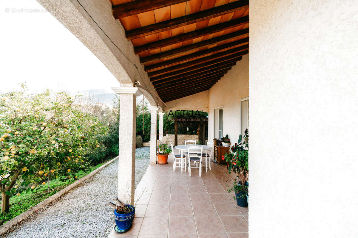 Maison à VILLELONGUE-DELS-MONTS