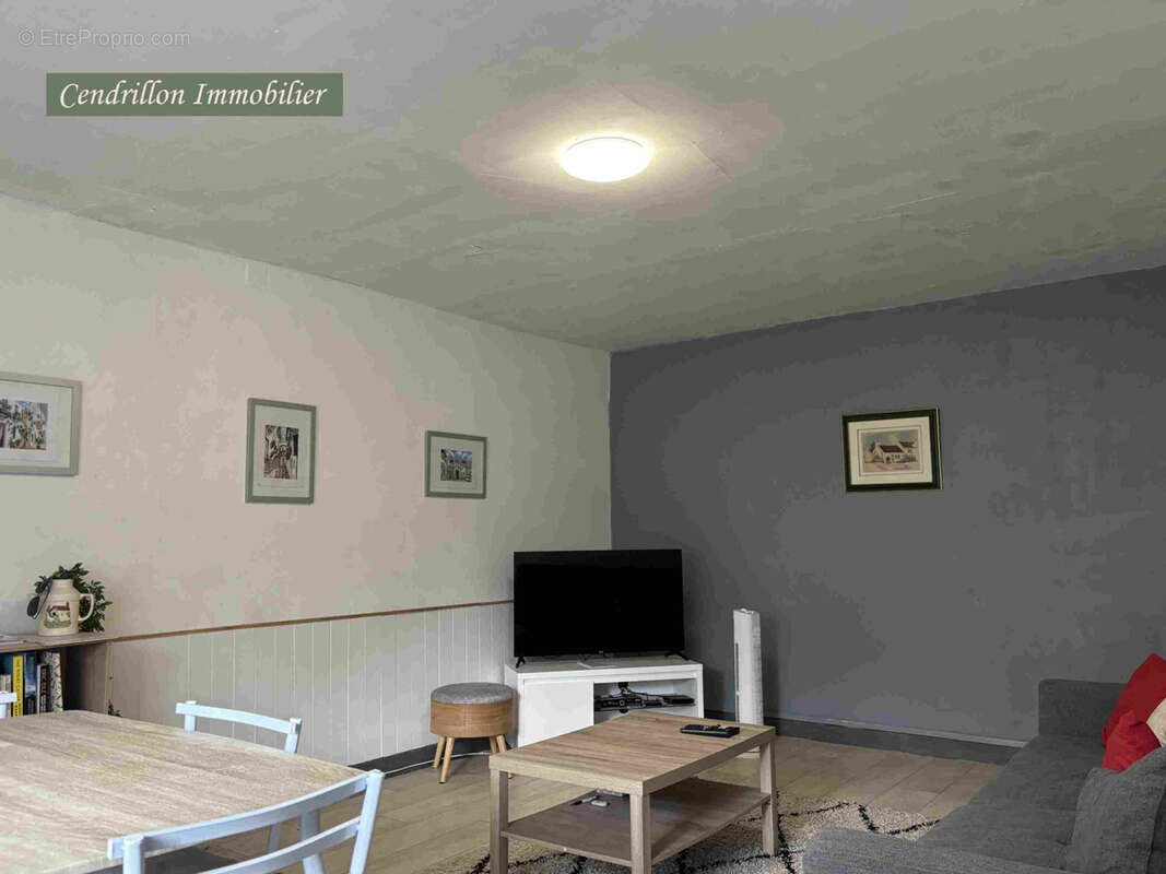 Maison de bourg en pierres, indépendante, 80m2 habitable de suite, avec cour et atelier. - photo 13