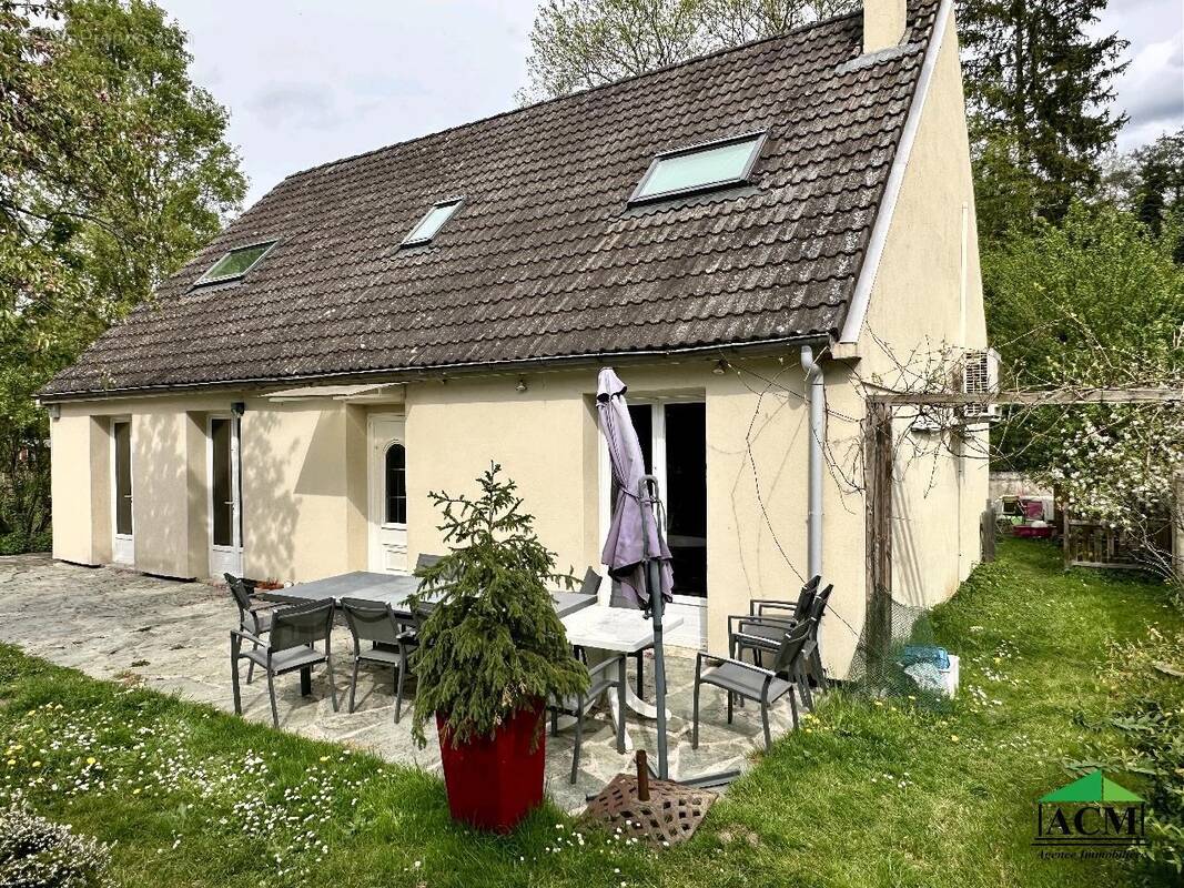 Maison à MERY-SUR-OISE