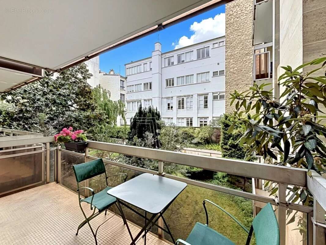 Appartement à PARIS-7E