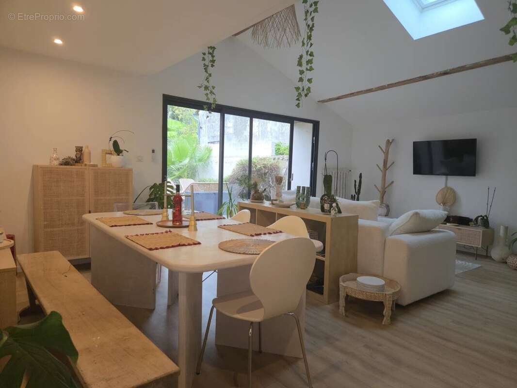 Maison à SAINT-SULPICE-ET-CAMEYRAC