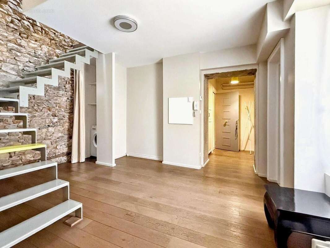   - Appartement à AUBENAS