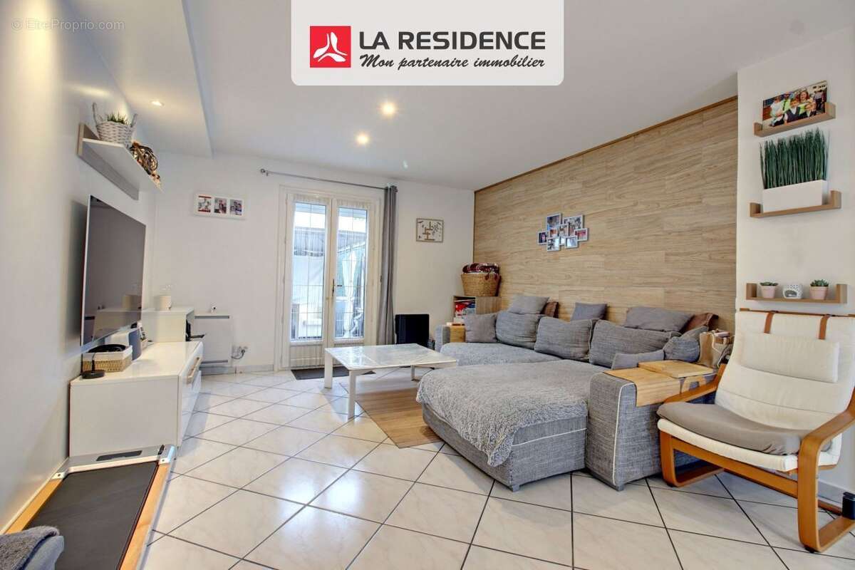 Maison à SARTROUVILLE