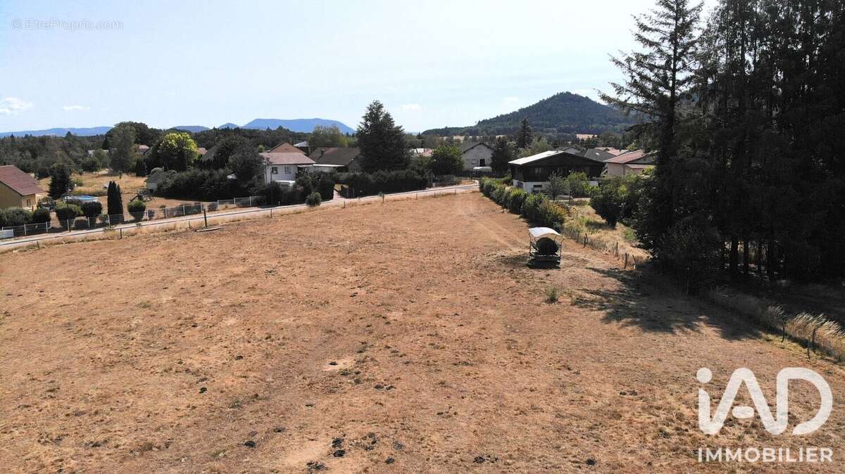 Terrain 2116 m² à La Salle  - photo 6