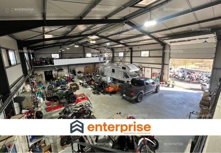 Commerce à LE PLESSIS-BELLEVILLE