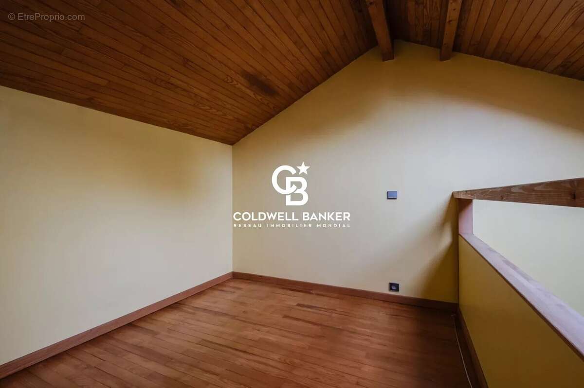 Maison à VETRAZ-MONTHOUX