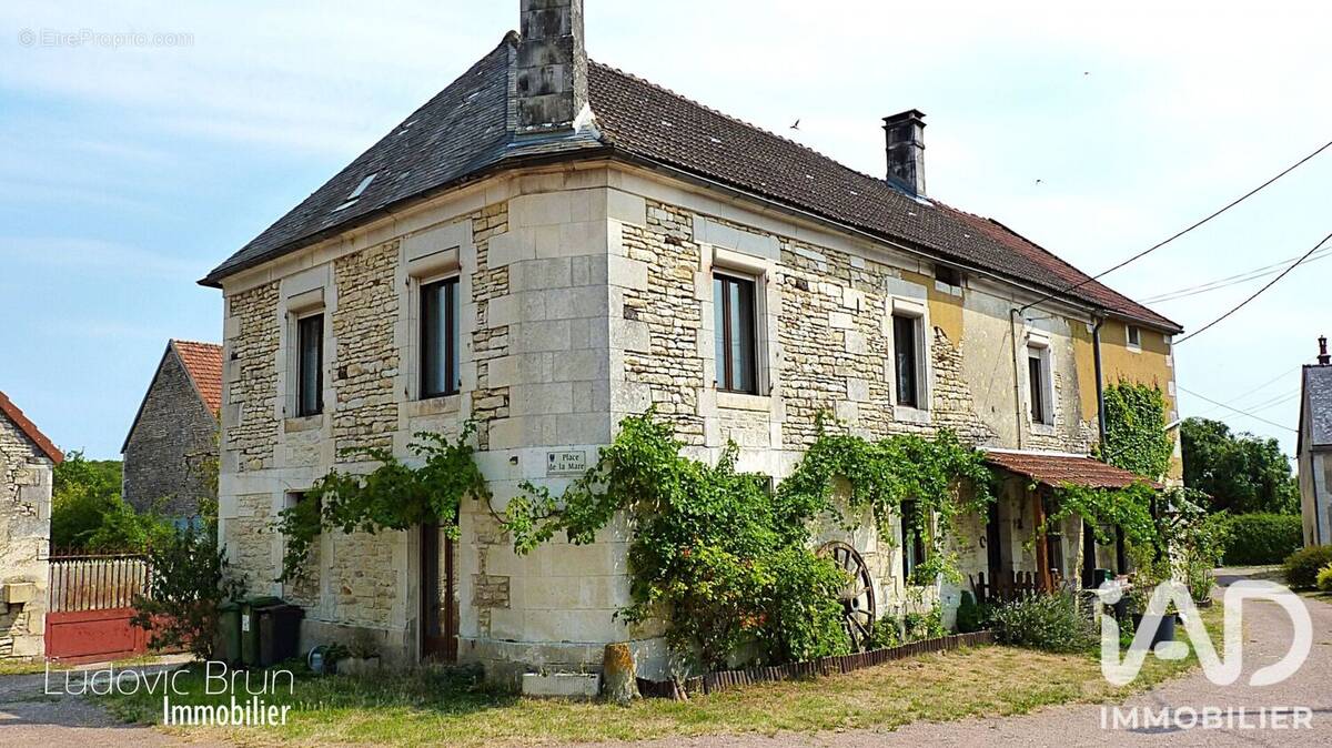 Photo 1 - Maison à SEMENTRON