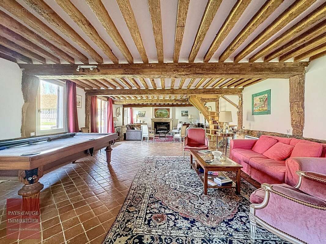 Maison à SAINT-GEORGES-EN-AUGE