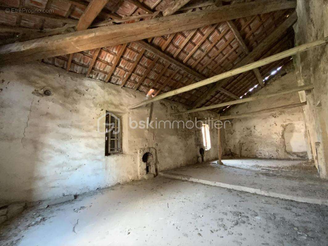 Maison à LEZAN