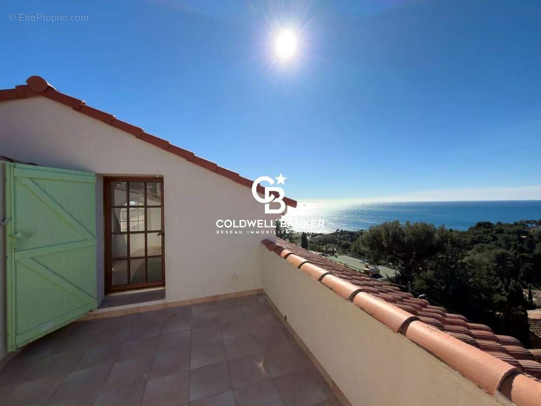 Villa vue mer, domaine privé - 83320 Carqueiranne - photo 21