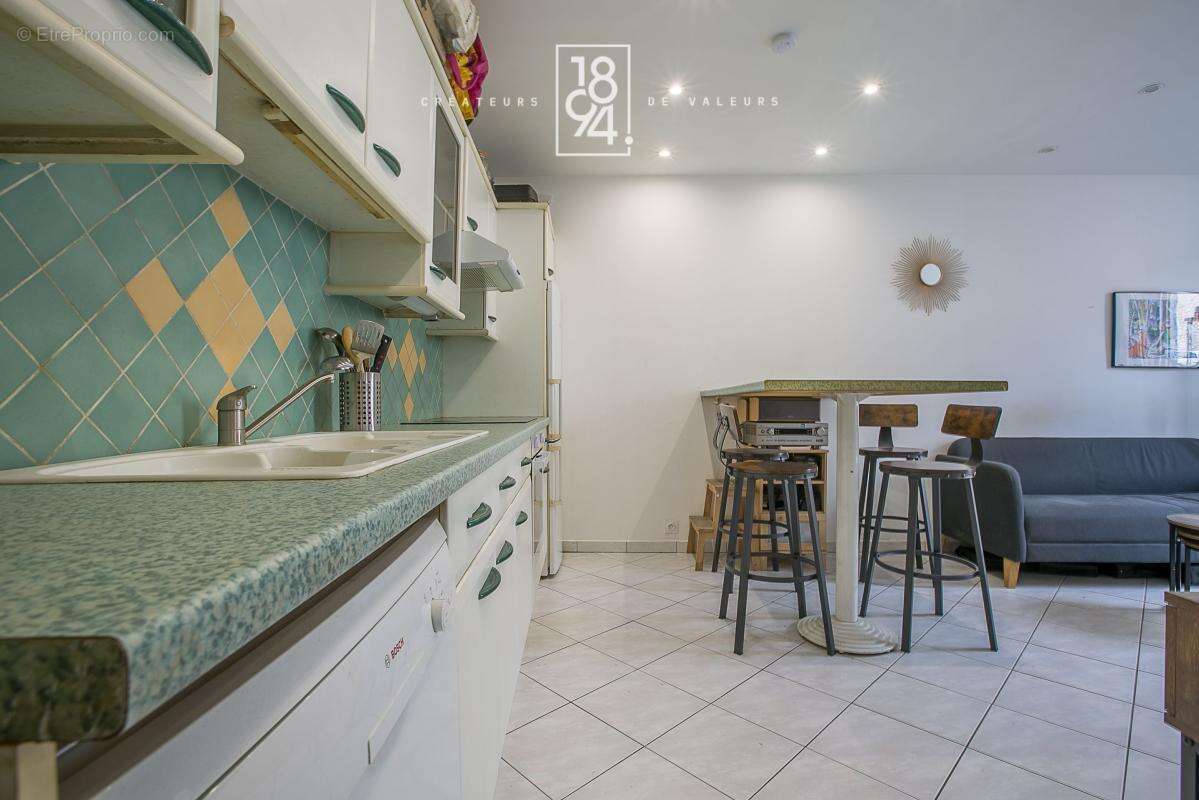 Appartement à MARSEILLE-7E