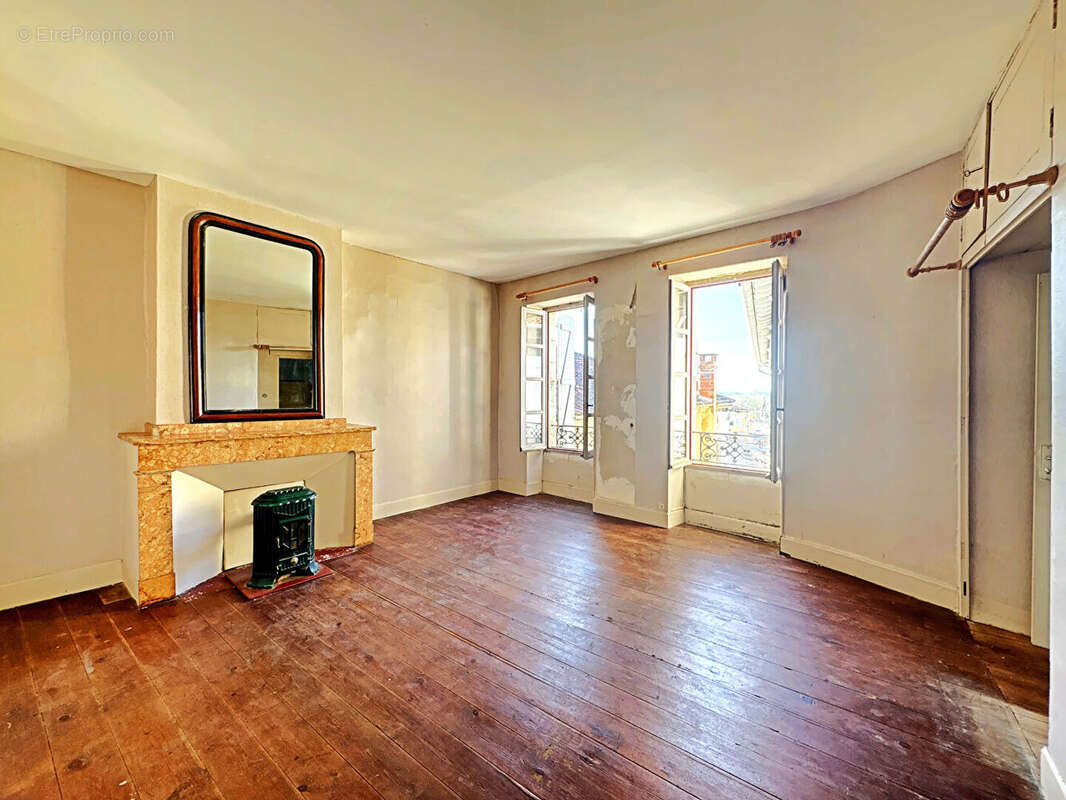 Maison à MAUVEZIN
