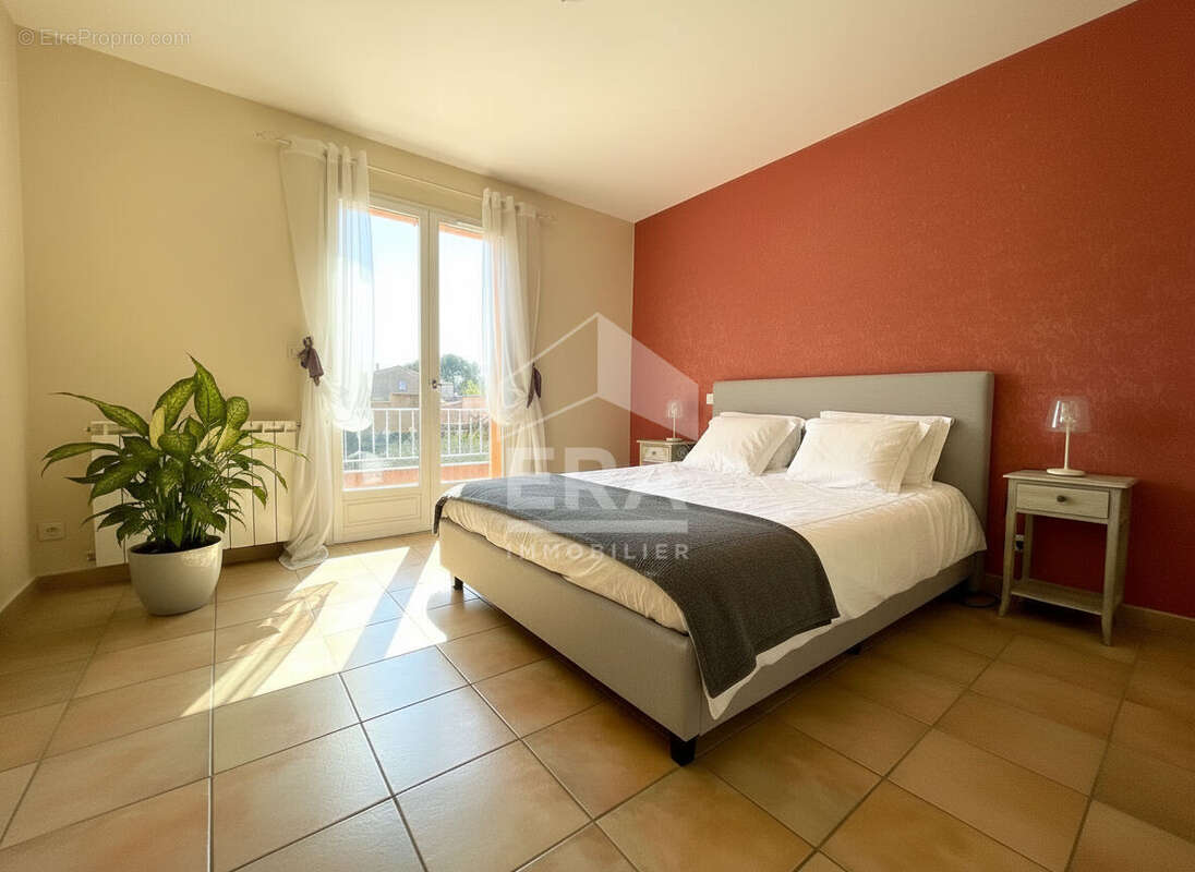 Maison à PERNES-LES-FONTAINES