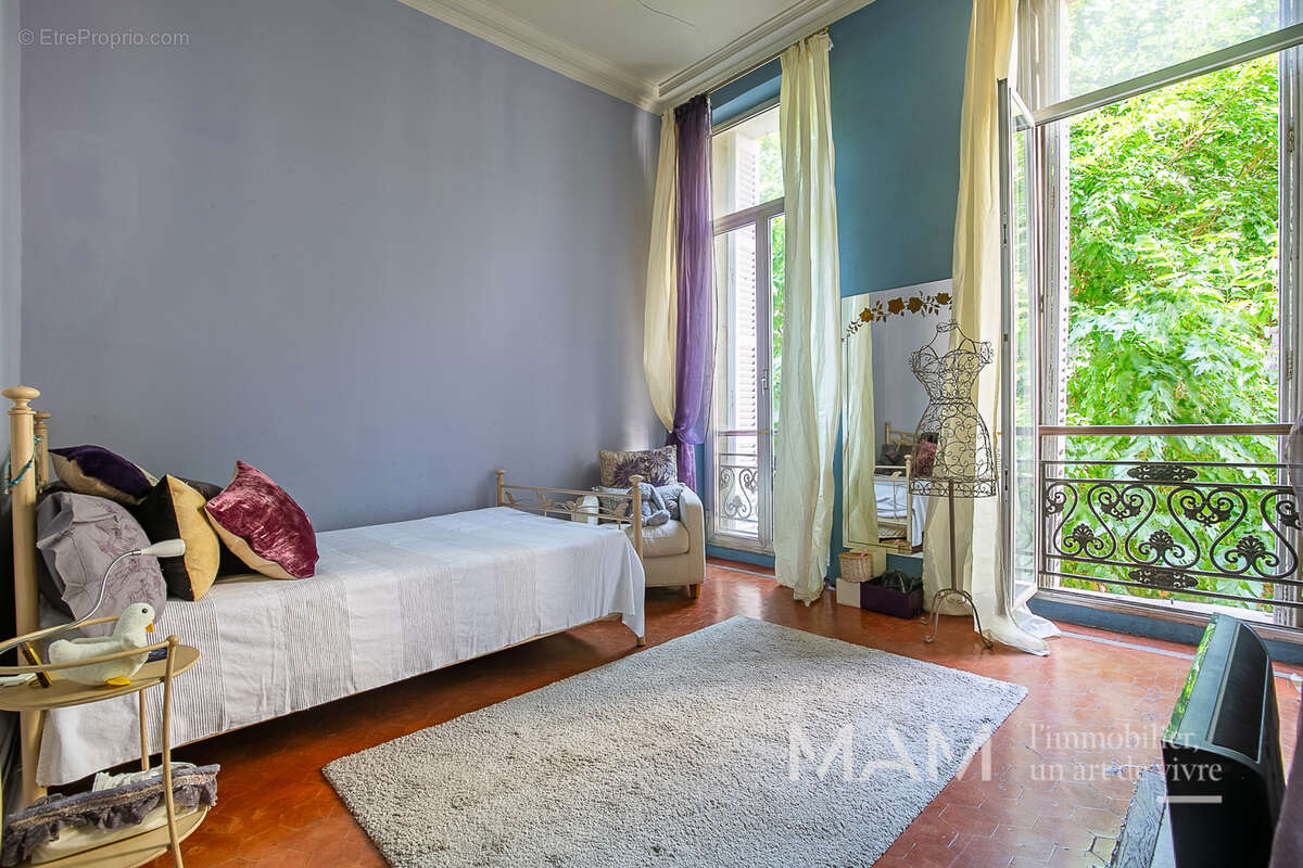 Appartement à MARSEILLE-6E