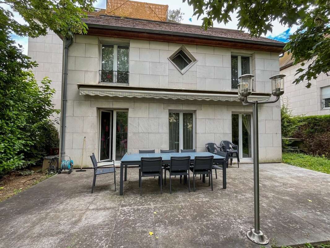 Appartement à LE RAINCY
