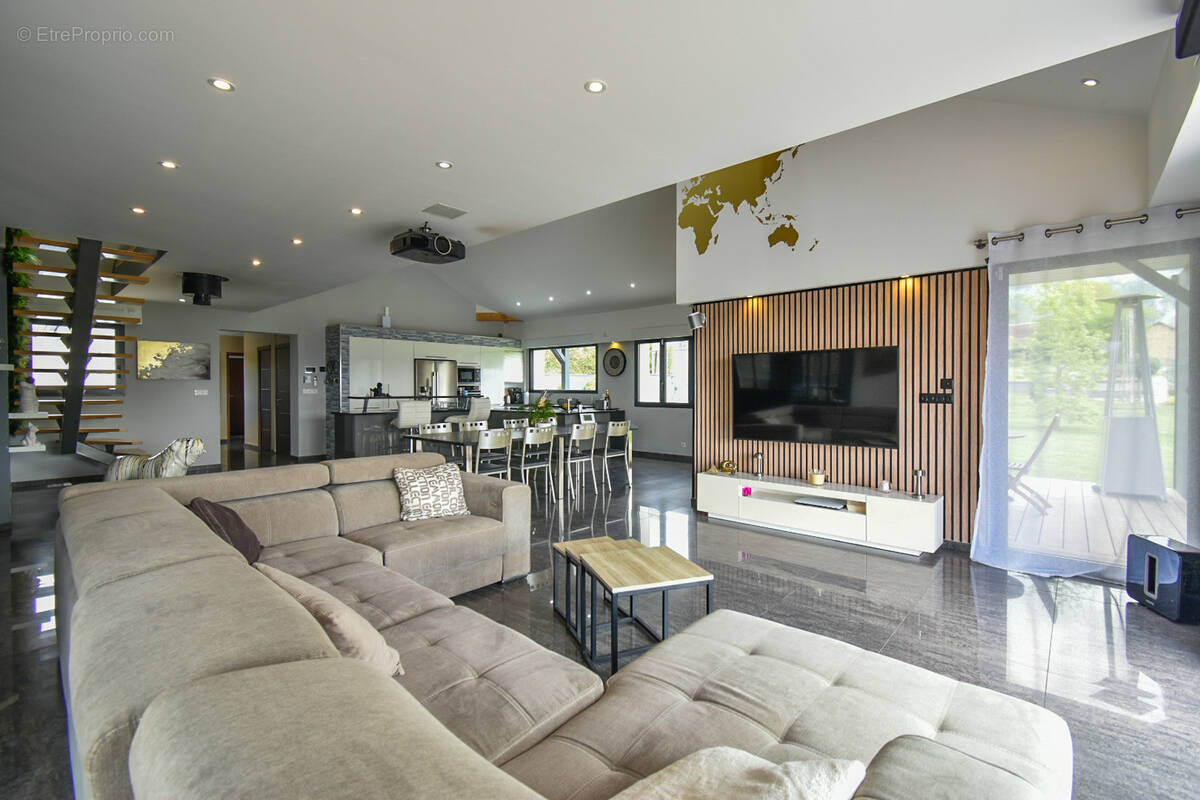 Maison à AIGUEBELETTE-LE-LAC