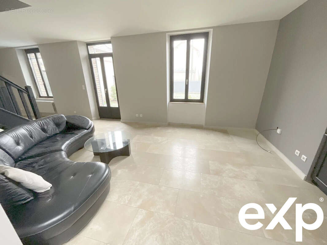 Maison à SAINTE-SAVINE