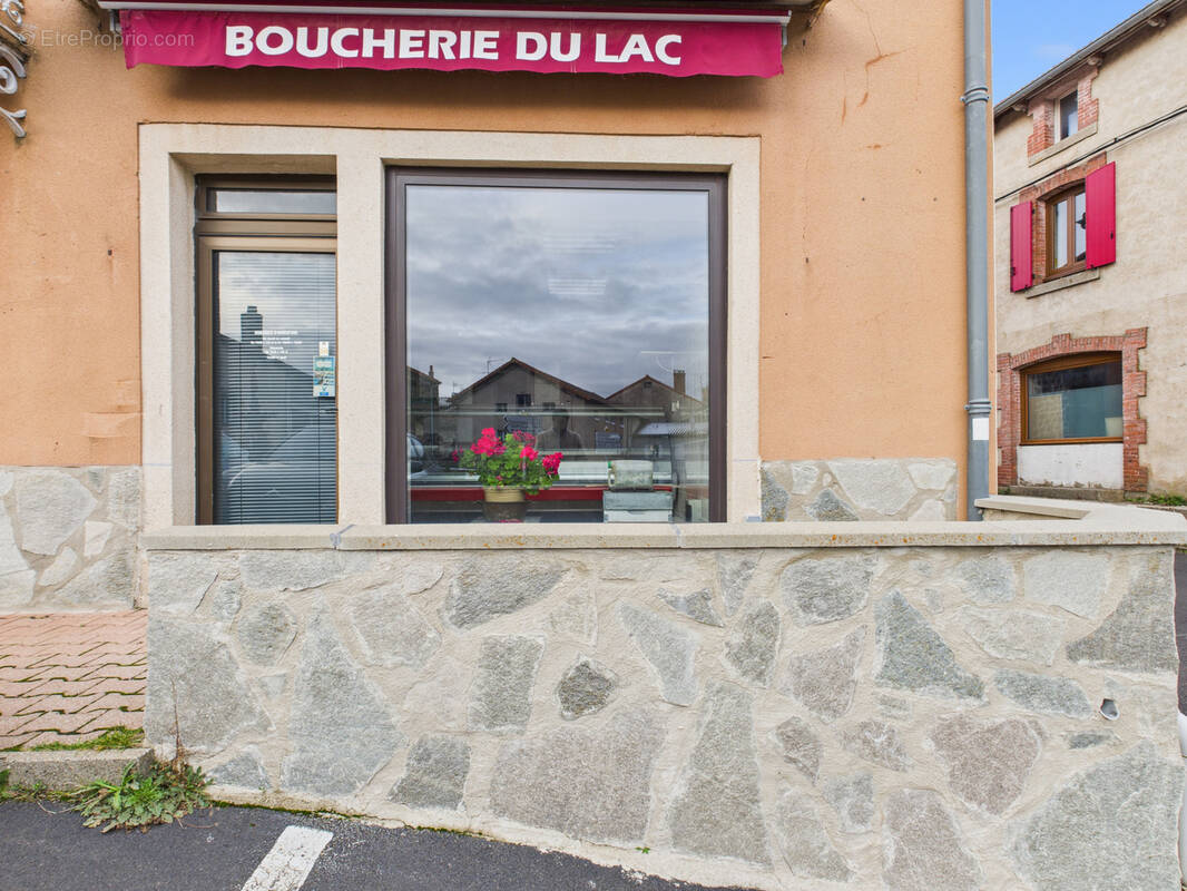 Appartement à CAYRES