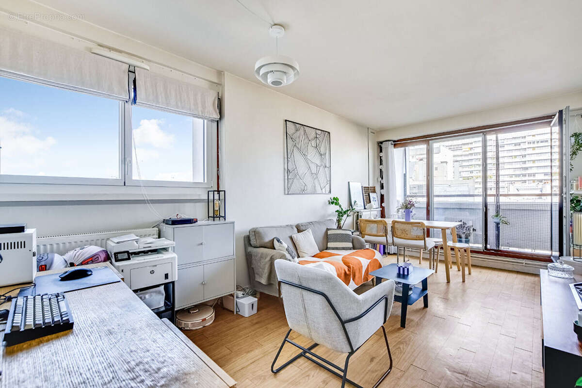 Appartement à PARIS-15E