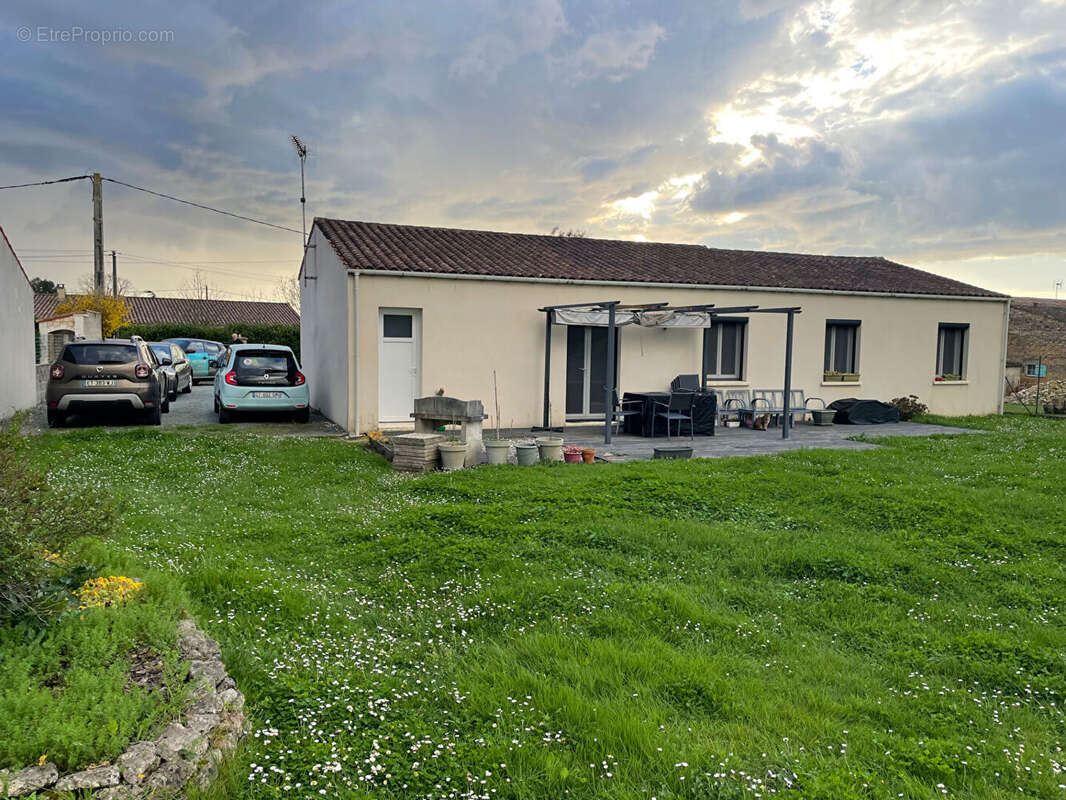 Maison à PONT-L'ABBE-D'ARNOULT