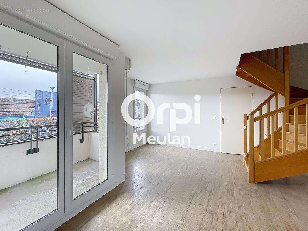Appartement à LES MUREAUX