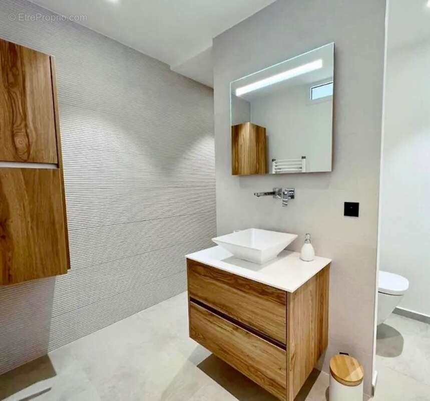 Dpt Var (83), à vendre SAINTE MAXIME maison P6 de 280 m² - Terrain de 1637 m² - photo 15
